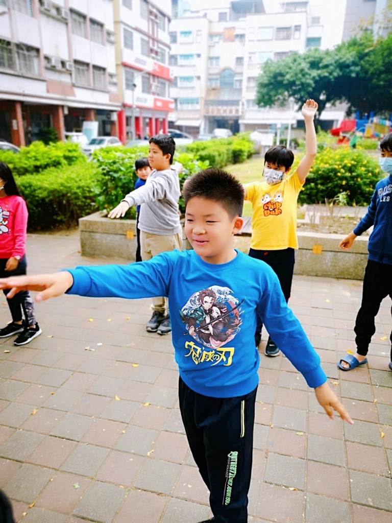 長頸鹿美語南成分校射箭教學體驗活動