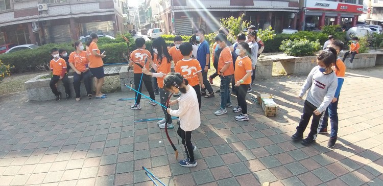 長頸鹿美語南成分校射箭教學體驗活動